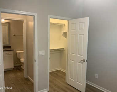 12141 W Desert Moon Way - Photo Thumbnail 11