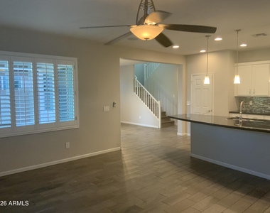 12141 W Desert Moon Way - Photo Thumbnail 7