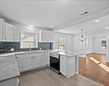71 Crown Road - Photo Thumbnail 11