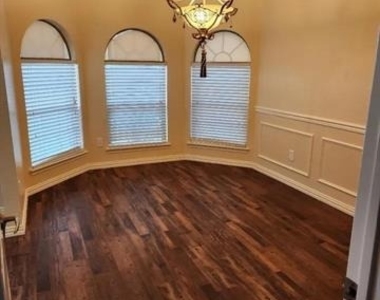 1214 Alabama Court - Photo Thumbnail 4