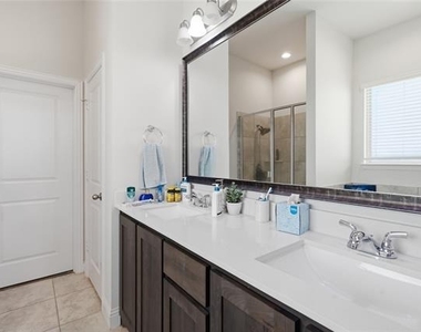514 Kettlewood Court - Photo Thumbnail 13