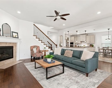 1034 Blanco Drive - Photo Thumbnail 9