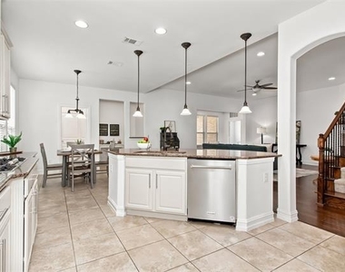1034 Blanco Drive - Photo Thumbnail 11