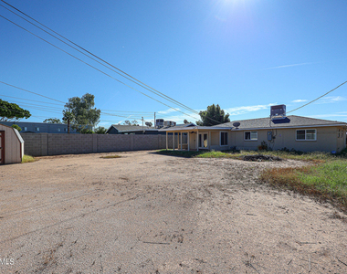 1034 E Elm Street - Photo Thumbnail 27