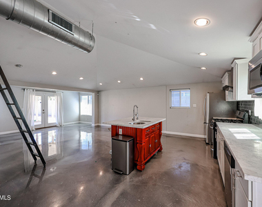 1034 E Elm Street - Photo Thumbnail 1