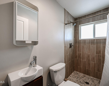 1034 E Elm Street - Photo Thumbnail 21