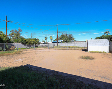 1034 E Elm Street - Photo Thumbnail 23