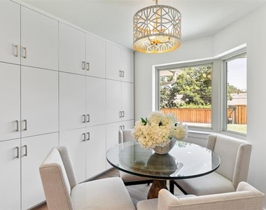 7431 Larchview - Photo Thumbnail 8