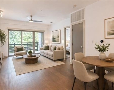 3600 South Lamar Boulevard - Photo Thumbnail 1