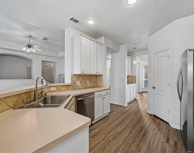 1711 Peregrine Drive - Photo Thumbnail 8