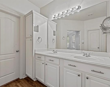 1711 Peregrine Drive - Photo Thumbnail 26