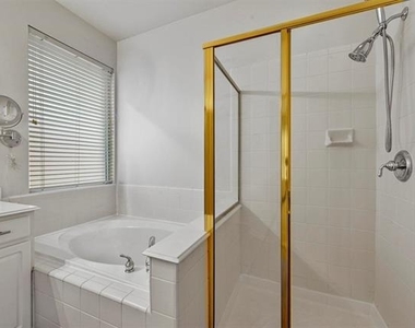 1711 Peregrine Drive - Photo Thumbnail 23