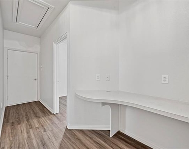 1711 Peregrine Drive - Photo Thumbnail 18
