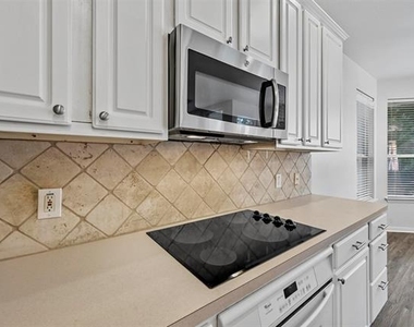 1711 Peregrine Drive - Photo Thumbnail 9