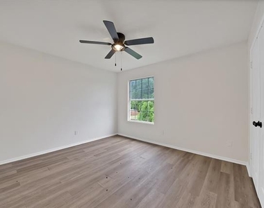 7548 Meadow Creek Drive - Photo Thumbnail 24