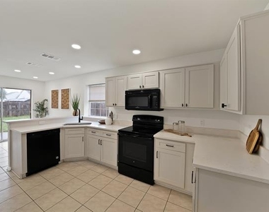 7548 Meadow Creek Drive - Photo Thumbnail 10