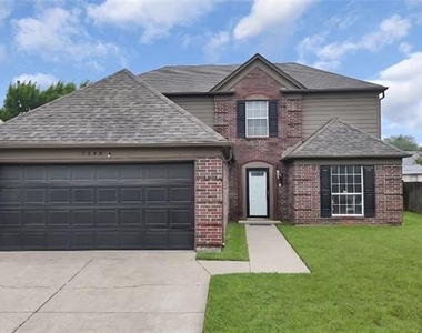 7548 Meadow Creek Drive - Photo Thumbnail 4