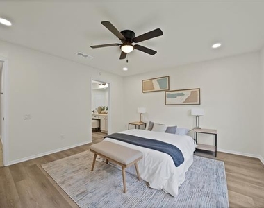 7548 Meadow Creek Drive - Photo Thumbnail 13