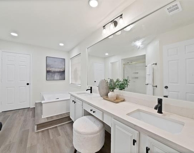 7548 Meadow Creek Drive - Photo Thumbnail 14