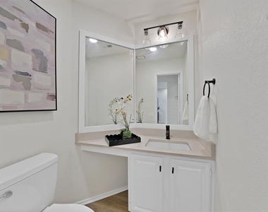 7548 Meadow Creek Drive - Photo Thumbnail 18