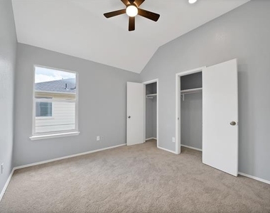 137 Heritage Drive - Photo Thumbnail 30