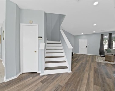 137 Heritage Drive - Photo Thumbnail 24
