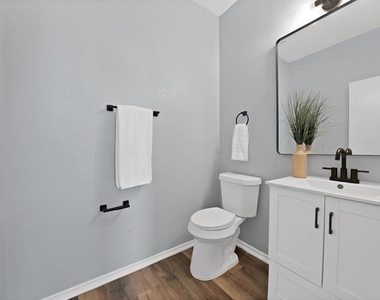 137 Heritage Drive - Photo Thumbnail 22