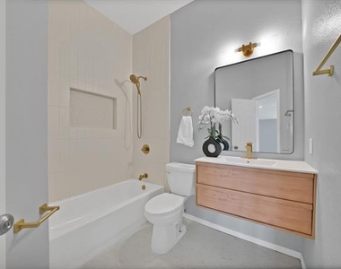 137 Heritage Drive - Photo Thumbnail 32