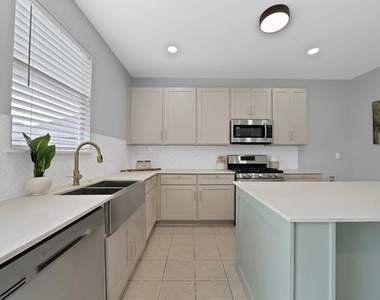 137 Heritage Drive - Photo Thumbnail 19