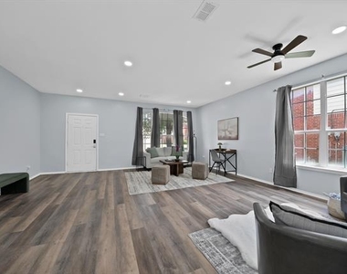 137 Heritage Drive - Photo Thumbnail 8