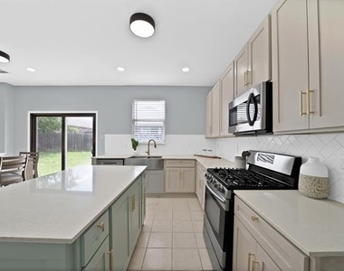 137 Heritage Drive - Photo Thumbnail 20