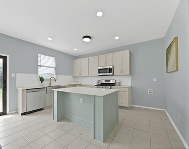 137 Heritage Drive - Photo Thumbnail 17