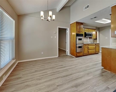 3900 Buckhorn Place - Photo Thumbnail 5