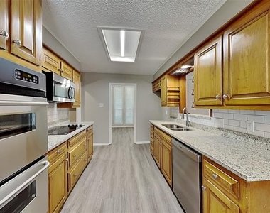 3900 Buckhorn Place - Photo Thumbnail 3