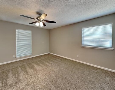 3900 Buckhorn Place - Photo Thumbnail 13