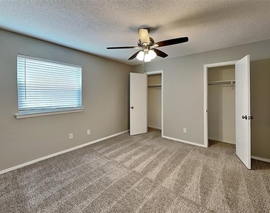 3900 Buckhorn Place - Photo Thumbnail 12