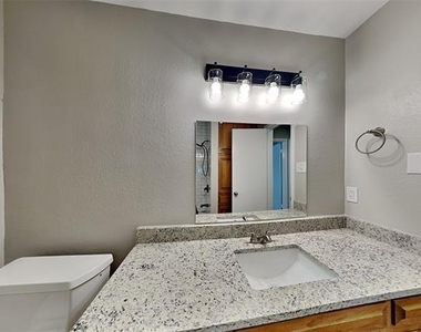 3900 Buckhorn Place - Photo Thumbnail 15