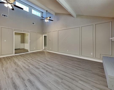 3900 Buckhorn Place - Photo Thumbnail 2