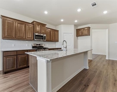 3511 Helena Street - Photo Thumbnail 7
