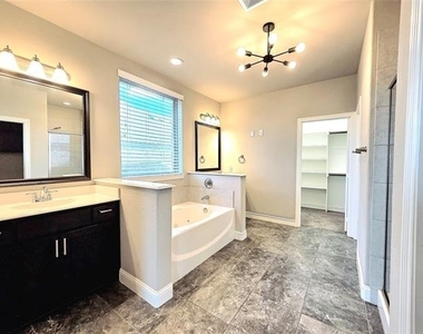 6916 Talon Drive - Photo Thumbnail 17