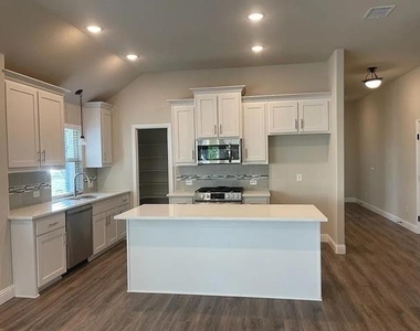 2306 Ranchwood Drive - Photo Thumbnail 6