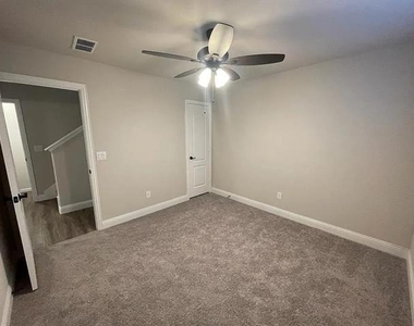 2306 Ranchwood Drive - Photo Thumbnail 10