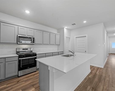 605 Wild Goose Lane - Photo Thumbnail 5