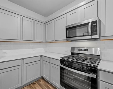 605 Wild Goose Lane - Photo Thumbnail 6