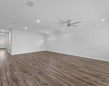 605 Wild Goose Lane - Photo Thumbnail 13