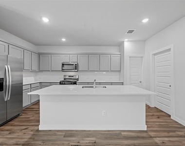 605 Wild Goose Lane - Photo Thumbnail 10