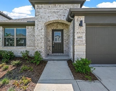 605 Wild Goose Lane - Photo Thumbnail 3