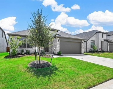 605 Wild Goose Lane - Photo Thumbnail 2