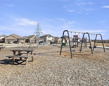 1825 Plymouth Drive - Photo Thumbnail 22