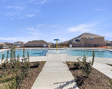 1825 Plymouth Drive - Photo Thumbnail 21